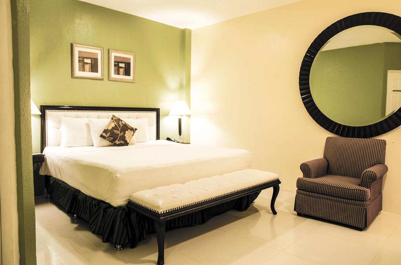 Dreamwave Hotel Ilagan Exterior photo